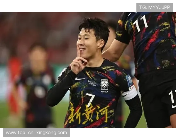 孙兴慜大范围换位,制造多人盯防混乱的战术魅力 孙兴慜大范围换位,制造多人盯防混乱的战术魅力